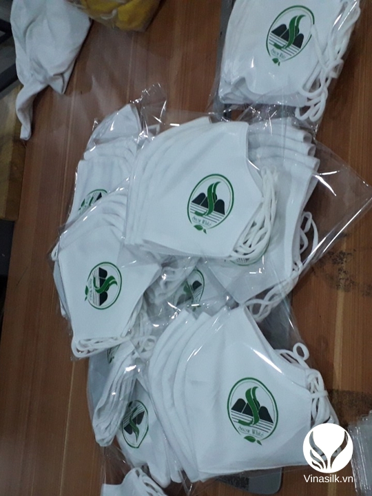 Khau-trang-in-logo-3